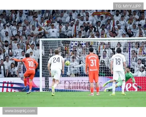 伯纳乌山呼海啸 西甲皇马主场气势如虹