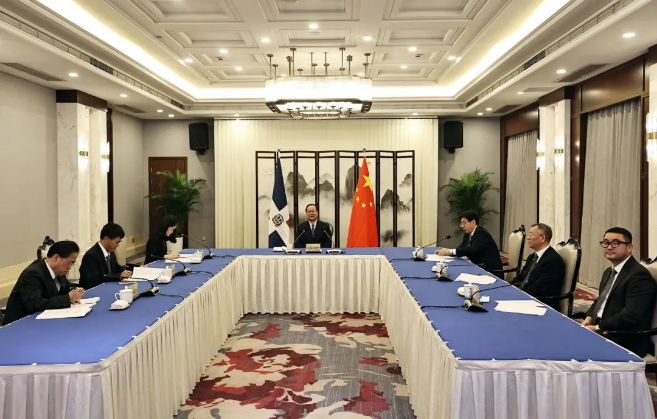 江南JNSport体育环境“助力”多米尼加清运垃圾，毛伟明省长出席线上交接仪式