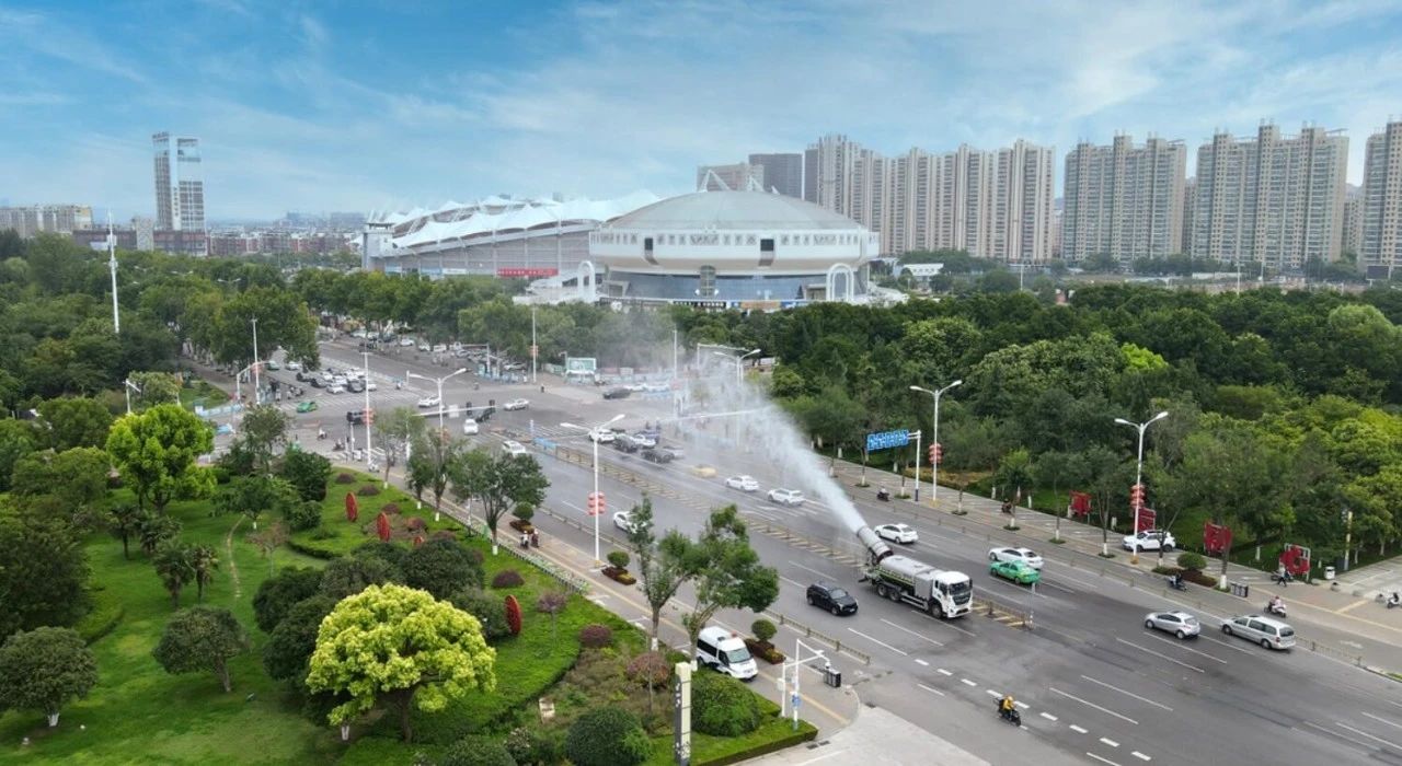 江南JNSport体育环境荣登“城市服务十大影响力企业”和“环卫装备十大影响力企业”双榜